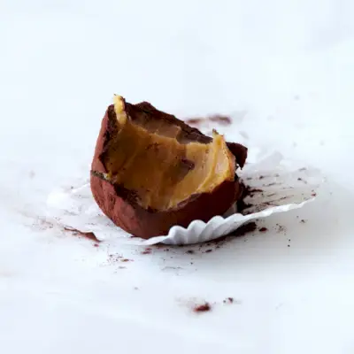 Geröstete weiße Schokolade und Kaffeetrüffel
