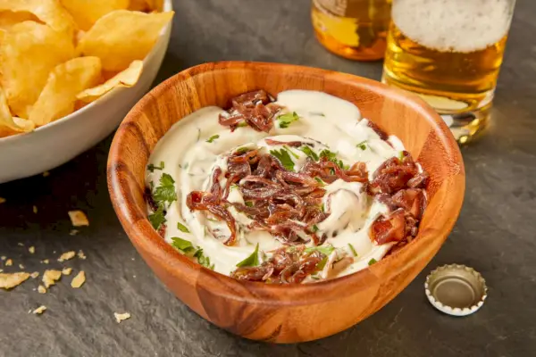 Francuski dip cebulowy