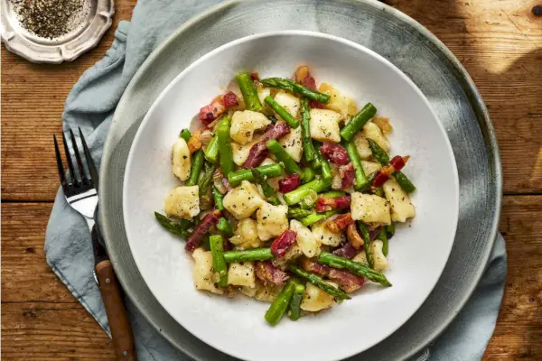 gnocchis aux asperges et pancetta