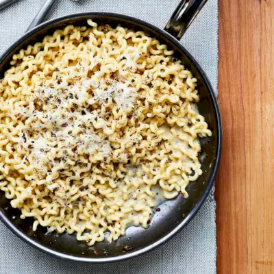 Cacio e Pepe aux trois poivres