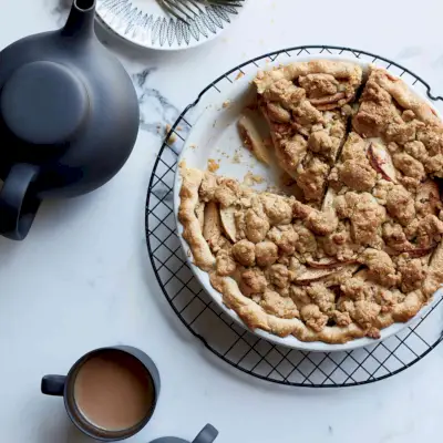 Torta di mele alle rose di montagna