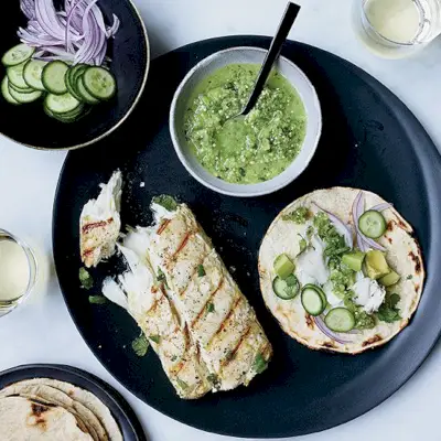 Rybie tacos s tomatillo-jalapeňo salsou