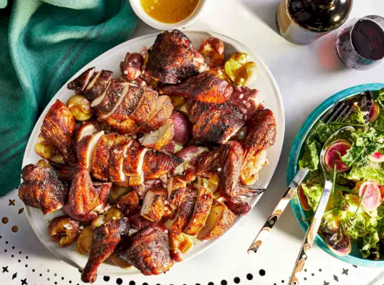 Frango Assado Grelhado com Batatas Alevinos Esmagadas e Vinagrete de Chalota
