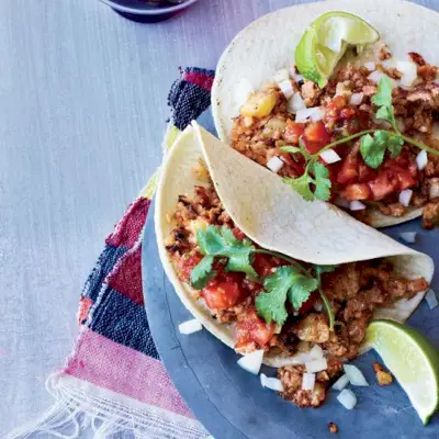 Tacos con chorizo e patate freschi