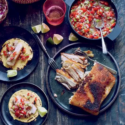 Tacos croccanti di pancetta di maiale con Pico de Gallo