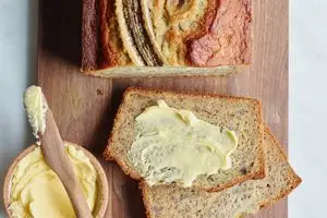 אני מודד לחם בננה