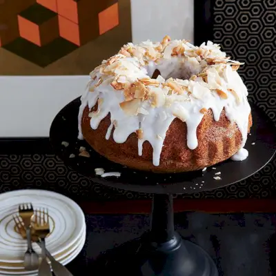 Kokosowy Szyfonowy Tort Bundt Z Lukierem Kokosowym