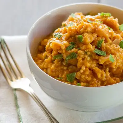Cremige Hirse mit Kürbis und Salbei