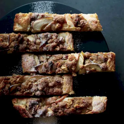 Galette Jabłkowo-Gruszkowa z Streuselem Orzechowym
