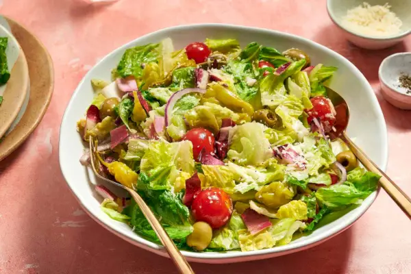 Großer italienischer Salat