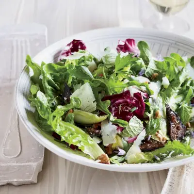 Salada Mista de Verduras e Ervas com Figos e Nozes