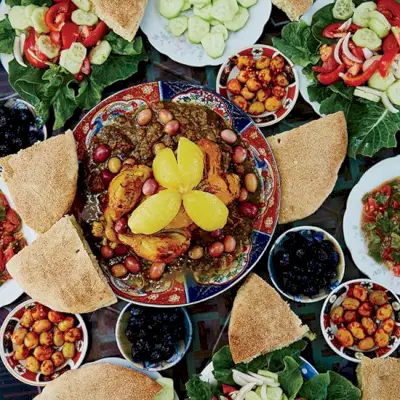 Kuřecí tagine s bylinkami a olivami Harissa