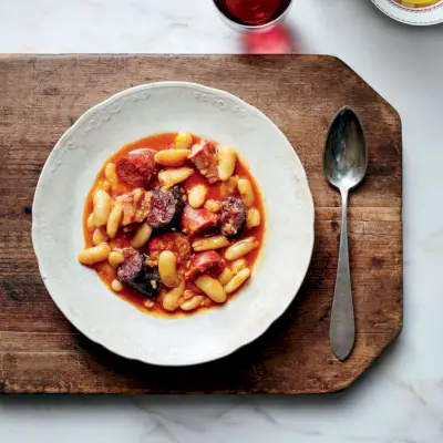 Fabada (stufato di fagioli spagnoli con chorizo e sanguinaccio)