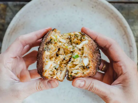 Recette de galettes de crabe cajun | Club de souper contre les moustiques