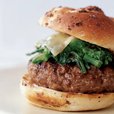 Hamburguesas Rabe De Salchicha Y Brócoli