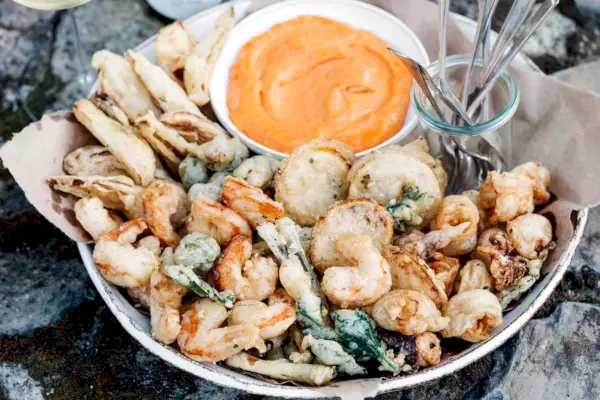 Fritto Misto mit kalabrischer Chile-Aioli
