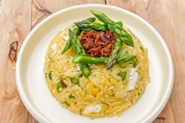 Golden Fried Rice mit Spargel und XO-Sauce