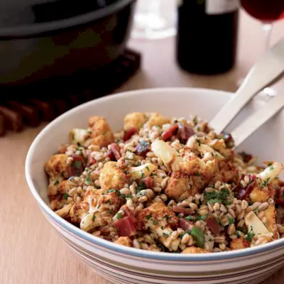 Farro-Salat mit gebratenem Blumenkohl und Prosciutto