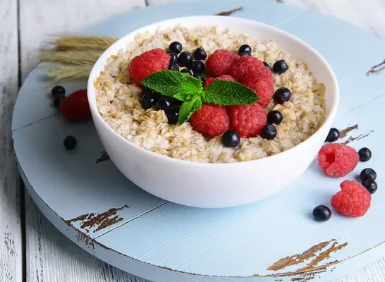 Oatmeal with berries