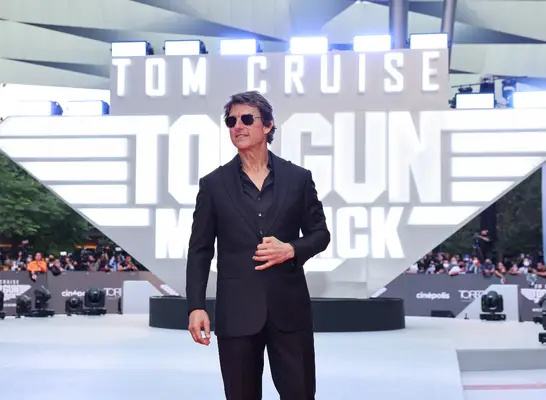 tom cruise at top gun: maverick mexico premiere