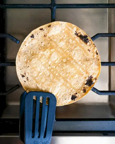 So erwärmen Sie Tortillas