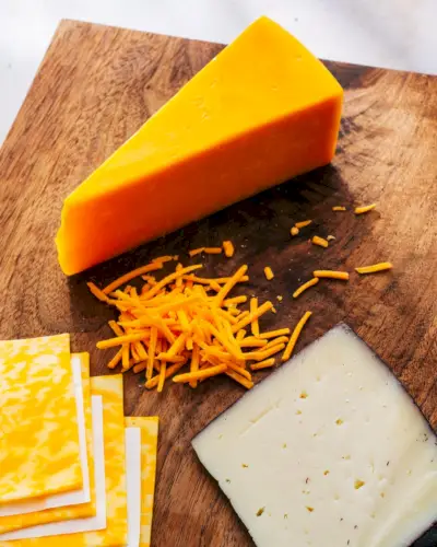 Kann man geriebenen Käse einfrieren? Kann man Käsescheiben einfrieren?