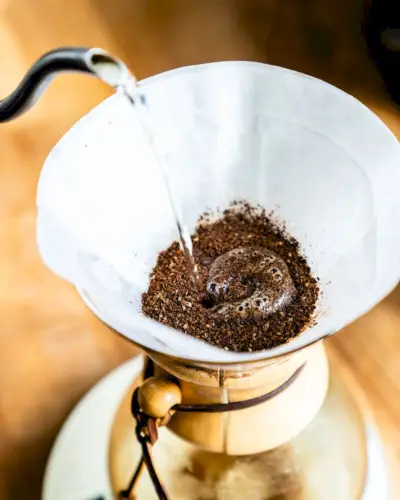 Passo 2: Molhe o café e deixe florescer.