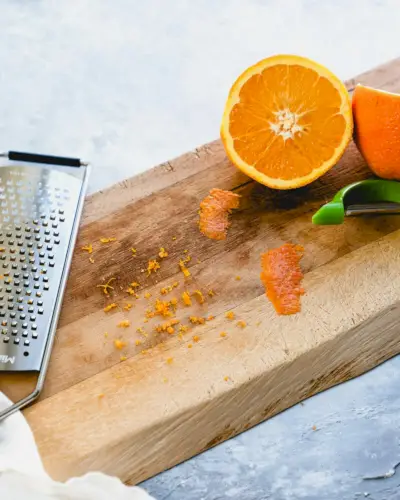 Como raspar uma laranja