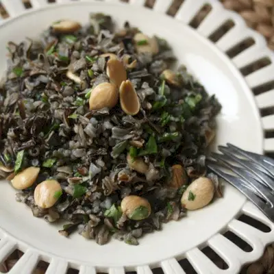 Salade de riz sauvage aux amandes Marcona