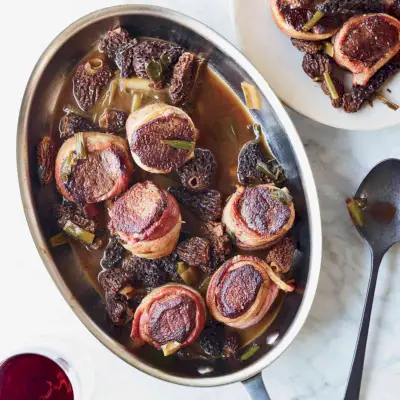 Medalhões de Carne com Bacon e Morels