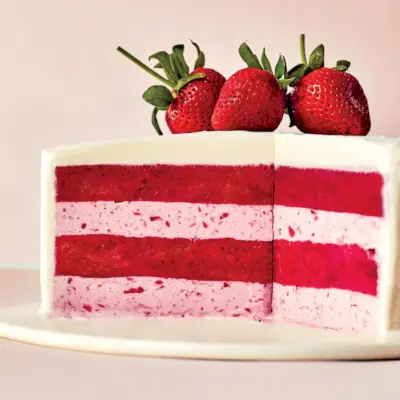 Pastel De Helado De Fresas Y Crema