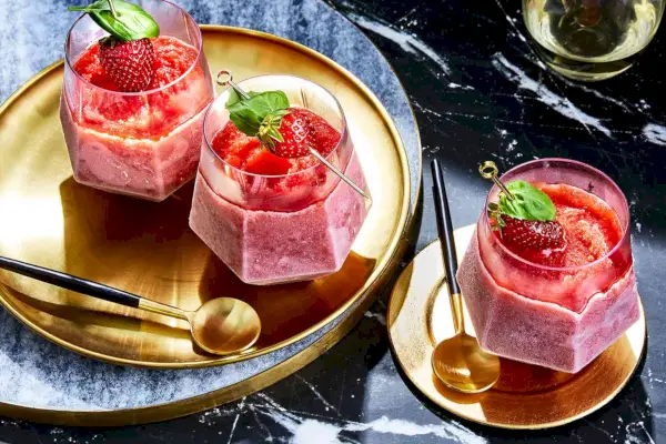 Limonada de fresa congelada y borracha