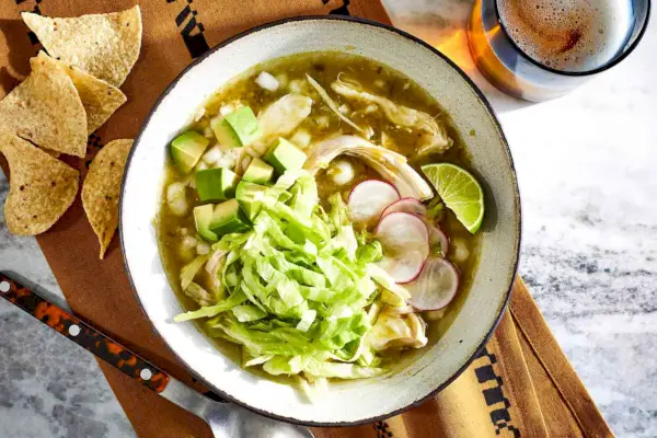Mexikanisches Hühnchen Pozole Verde