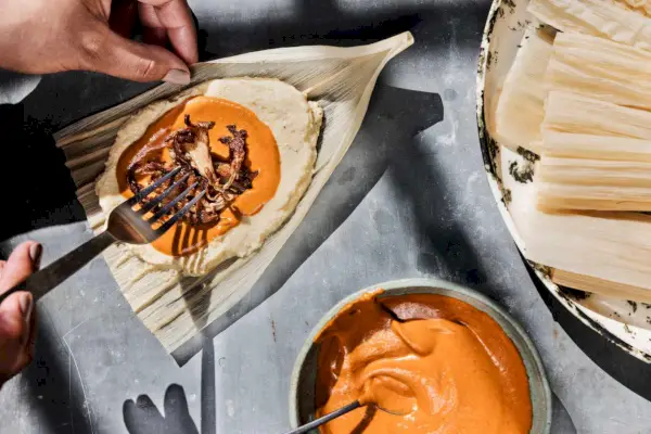Tamales פטריות צדפות עם שומה אנקקאוואטאדו