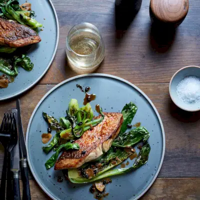 Snapper s čiernou fazuľou a Bok Choy