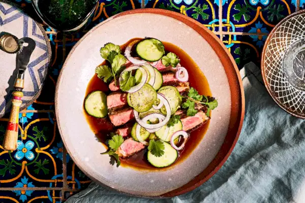 Gegrilltes Rib Eye und Ponzu Aguachile
