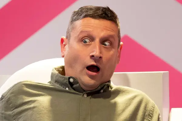 Je pense que tu devrais partir avec Tim Robinson