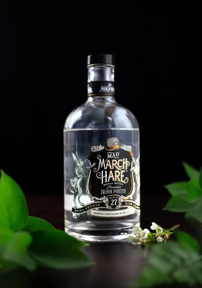 butelka poitin Mad March Hare.' loading='lazy' title=