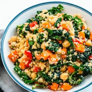 Ensalada de col rizada y quinua
