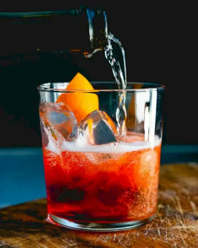 Coquetéis italianos: Negroni Sbagliato