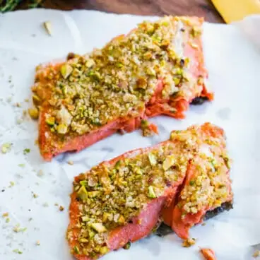 Salmão com crosta de pistache