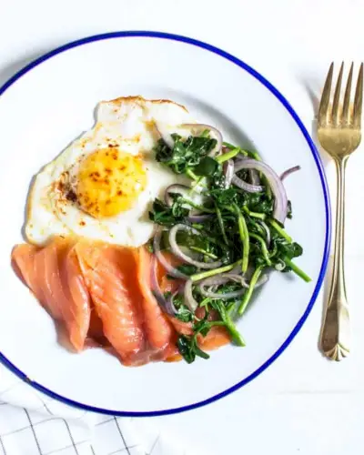 10 Brainfood-Rezepte zur Steigerung Ihrer Stimmung | Trüffelei mit geräuchertem Lachs und Gemüse