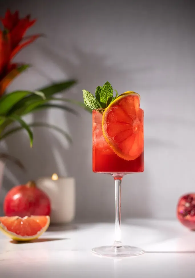 Granatowa Rosé Paloma (łatwy musujący koktajl różowy)' title=