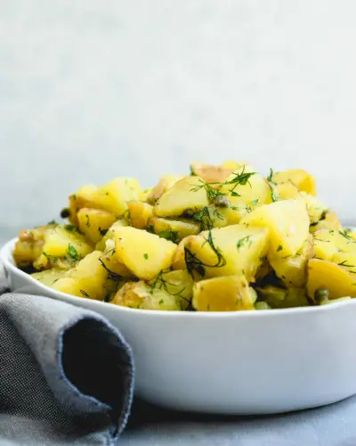 Salada de batata com endro