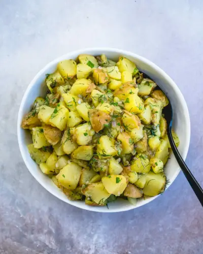 Salada de batata com endro