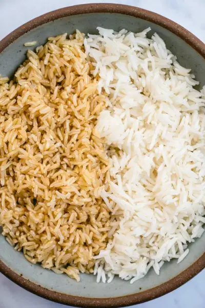 Brązowy ryż basmati vs biały ryż basmati
