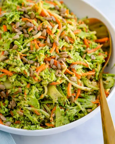 Brokkoli-Krautsalat