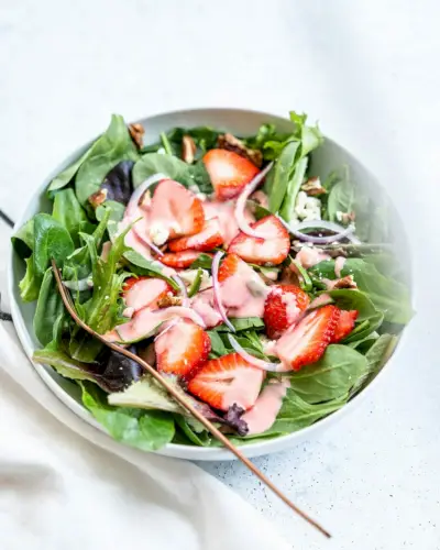 Salada de morango e espinafre