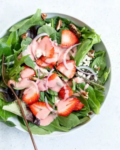 Salada de morango e espinafre
