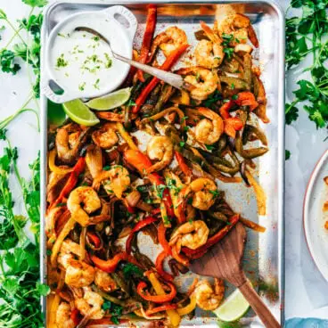 Fajitas di gamberetti in teglia